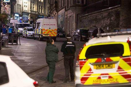 Edinburgh city centre in lockdown over hunt for 'suspected motorbike thief hiding on roof'.