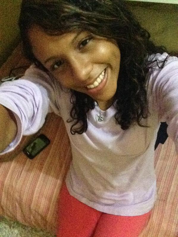 lauranicolev's tweet photo. Un pajonsito al año no hace daño! .....Disfrutando las pequeñas cosas de la vida! http://t.co/KK8C0cmNMs