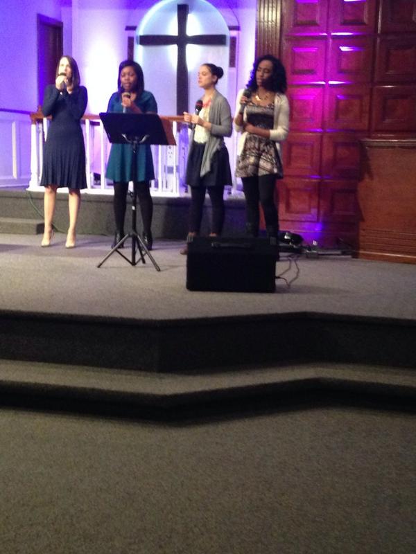 emshawli's tweet photo. It's so beautiful watching my youth leaders worship God💓🎶 #GodlyRoleModels #1Love http://t.co/63hnqdSbUA