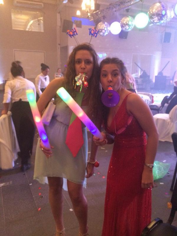 conitp's tweet photo. Sana...sana y encantadora locura. Te amo hermana❤️❤️❤️❤️ http://t.co/67kkFrrb3s