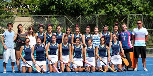 HockeyMUNIHD's tweet photo. #MuniHD_InterD C.C.B.A. InterD 2014  CAMPEONAS INTER 2014 FELICITACIONES @trinisantillan @camitapella @HockeyCiudad http://t.co/x1ohJ8IGjR