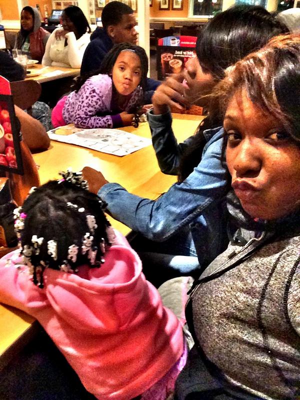 _nishadior's tweet photo. Ihop with my loves 😘 http://t.co/wD8ZTAh9Zk