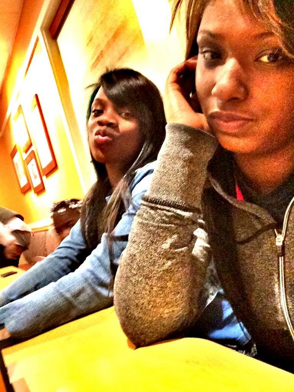 _nishadior's tweet photo. Ihop with my loves 😘 http://t.co/wD8ZTAh9Zk