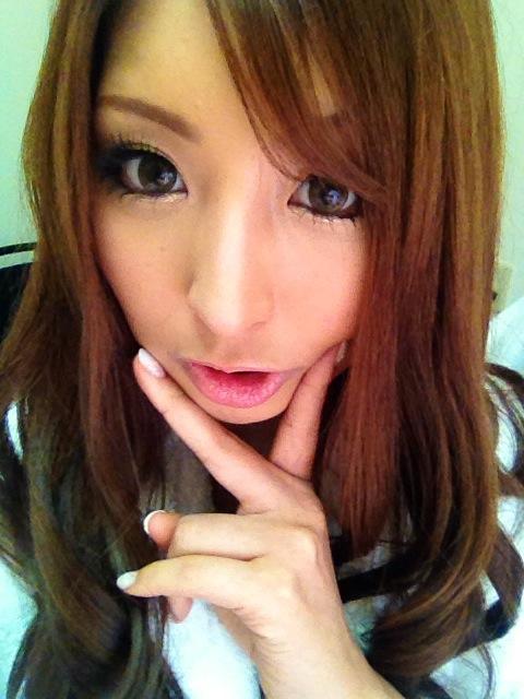 メイク終了＼(^o^)／今日もまなさんと朝から一緒でルンルンです♡ http://t.co/hskGbL2eKY