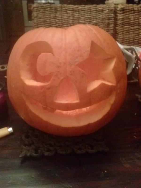 valeriughh's tweet photo. "@TheSammieWammie: #2Spooky http://t.co/8dmPx3y98d" #islayyou