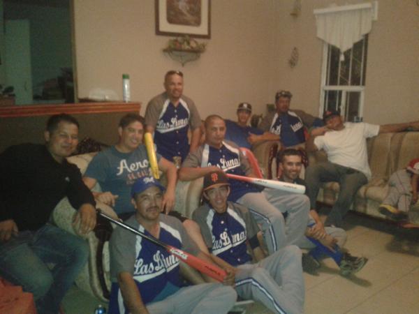 OliverEscar's tweet photo. Disfruttando la post season despues de una victoria vamoa royals #SerieMundialEnTD http://t.co/j8lYbXzDi6
