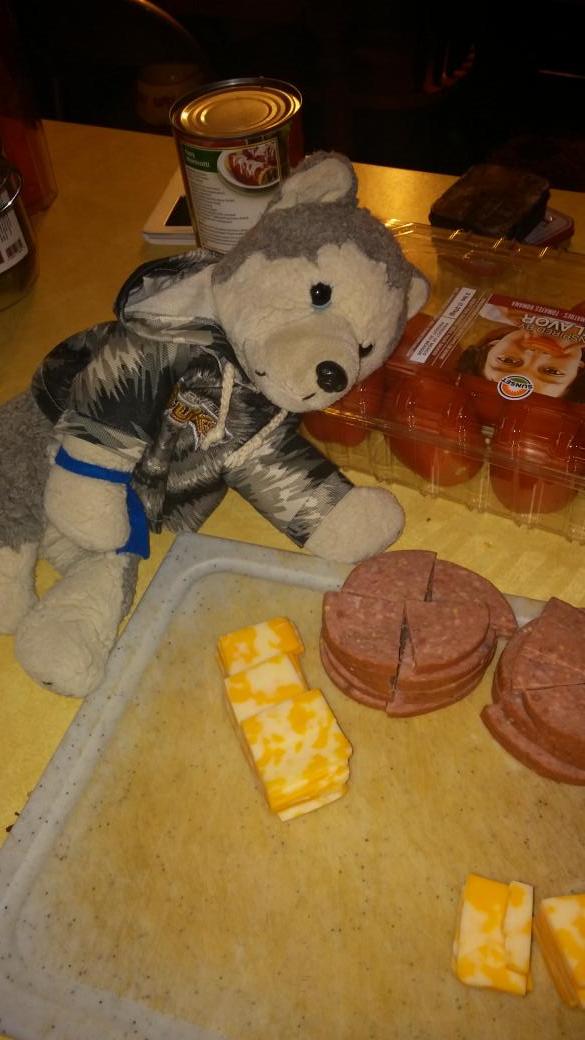 sushix8's tweet photo. #Johnmorrell #cervelat is my jam, my puppy jam #peebs @beth_throlson @throlson http://t.co/jEmptYEWqQ