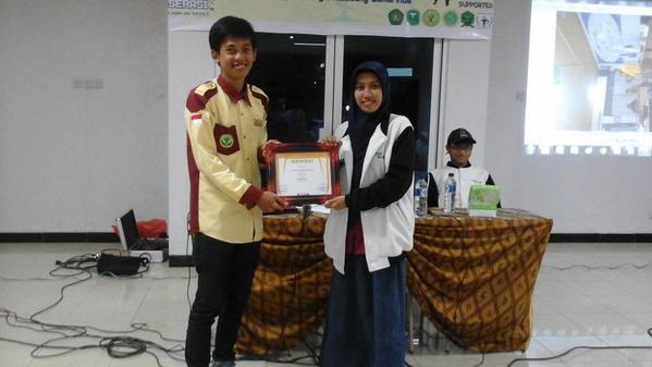 RezaBerau's tweet photo. Pembekalan ke-ISMAFARSIAN dlm momen LK1 ISMAFARSI @AndhikaJayaS @BEM_Famul @indahpibnu http://t.co/YIoH7EOc7n