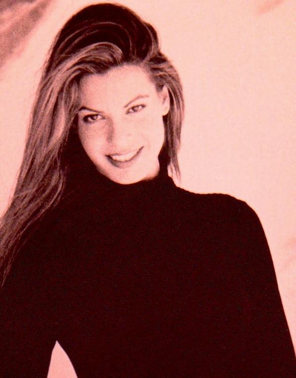 kat_valentina's tweet photo. #BodyHug #Turtleneck #Mermaid .... #BabyKat #Throwback ! http://t.co/nxk7cT17KD