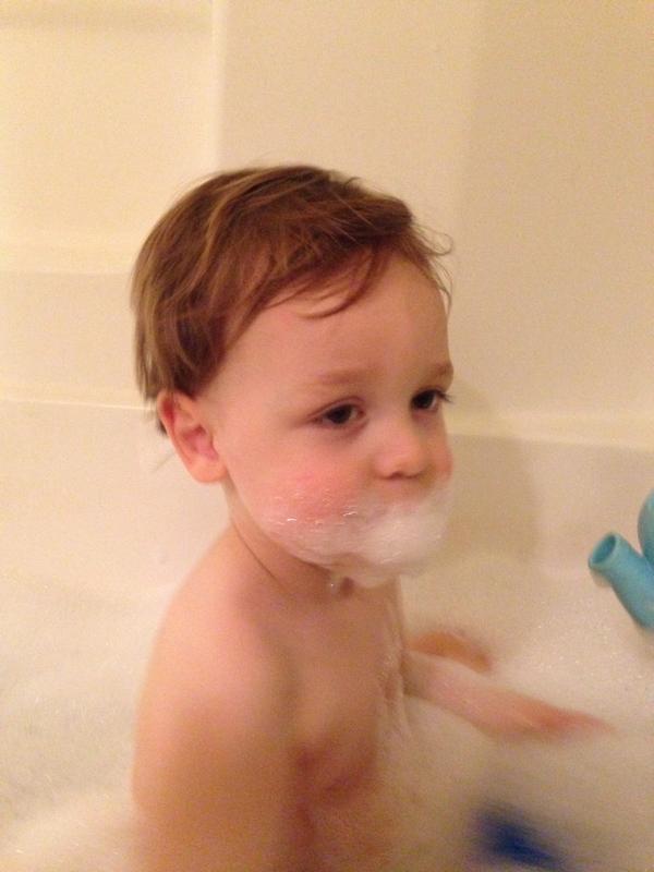 Carson_JamesTHO's tweet photo. hey frendz look, its santa! L.O.L (laf owt lowd) just kiddeen its just me wiff bubbils #classikcarson #jokes http://t.co/uqtbUXGy0F