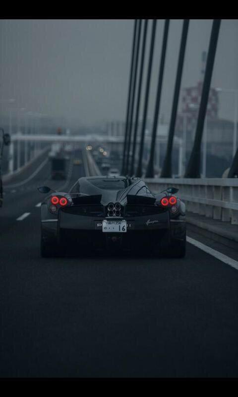 RawCarsDaily's tweet photo. That Exhaust 😍 #SuperCar #Exhaust #Ass #Furious7 #Perfection #Cars #RawCar http://t.co/nI0Yf8mGiH