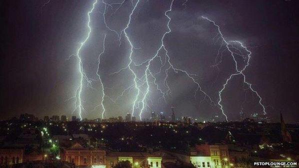 diyhacks's tweet image. Severe electrical storms batter southern #Australia