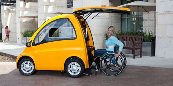 HuffPostKorea's tweet image. 휠체어에 탄 채로 운전할 수 있는 자동차가 있다. 이름은 '캥거루(kenguru)'다. (사진, 동영상) huff.to/1sstDo7