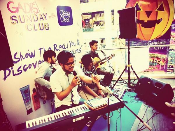 Send_ID's tweet photo. #latepost Our performance yesterday at @GADISmagz Sunday Club with Clean &amp; Clear... http://t.co/pZ6D60Y4gE