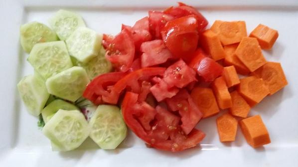 wor22ood's tweet photo. LUNCH TIME
مقدار كوب رز برياني
ربع صدر دجاجة
سلطة 
#تحدي_90_يوم http://t.co/sVIvMzYDyo