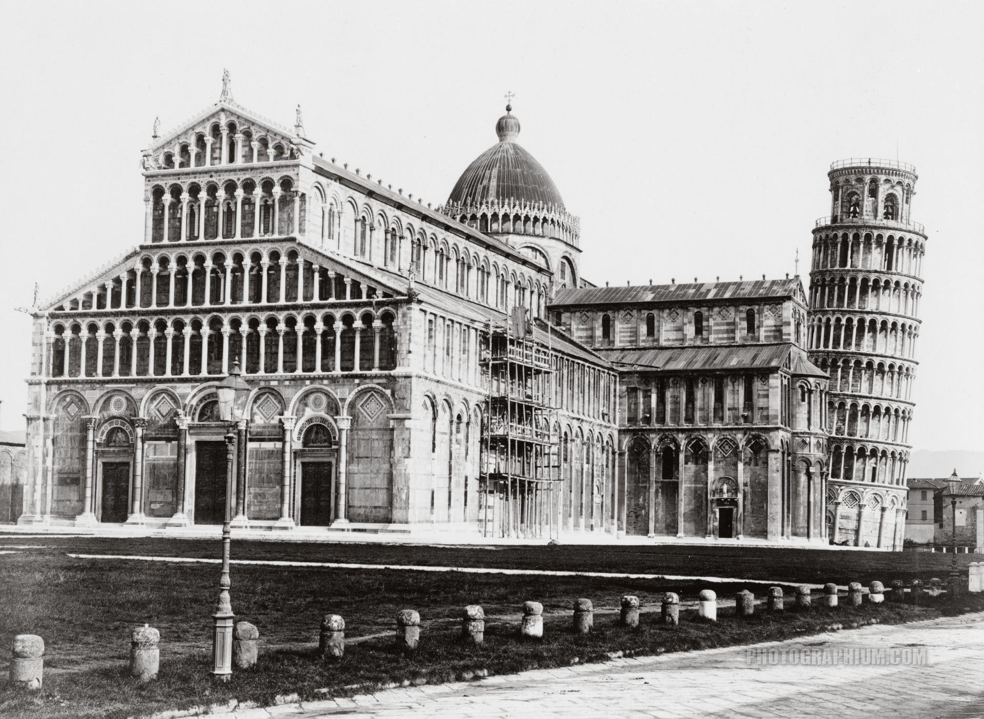 What Did Tower of Pisa Look Like  in 1880 