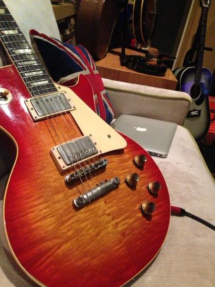JBONAMASSA's tweet photo. One requires a password and software updates.The other is 54 years old and requires you to play music on it. http://t.co/Y7Uhd7Syb9