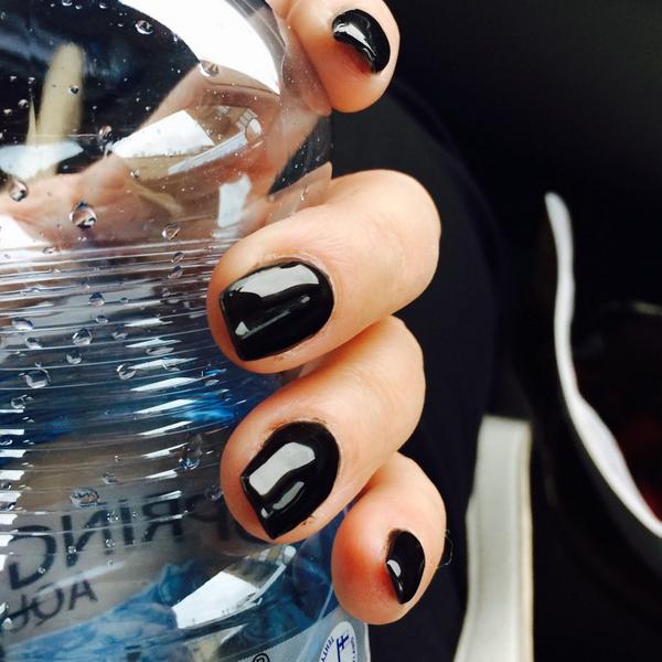 CSOyKynnetCom's tweet photo. #black #pool #shellac by @APatshijew #cnd @CNDWorld http://t.co/GyZ7nU9wdV