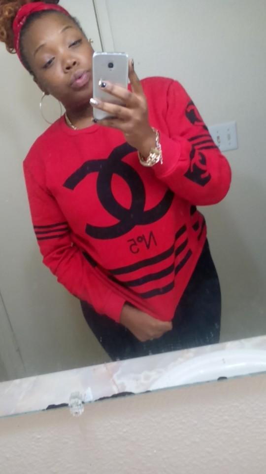 iMT00MUCh's tweet photo. #ShawtyShawty #CocoChanel #RedLooksGoodOnMe #StillACripDoee #Lol 👋 twitter http://t.co/vo9hlRsbqc