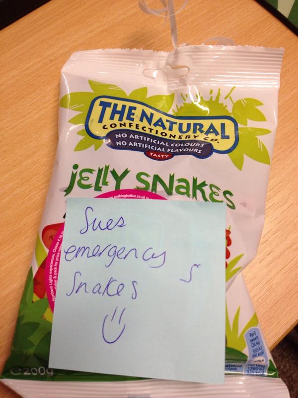 Lovely start to a Mon! A huge thx to @charitychall #Charlotte for my #jellysnakes I'll miss you & the #lamalaugh #thx