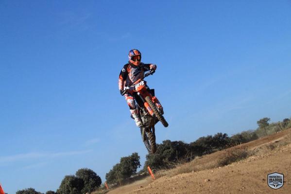 88jorgemartin's tweet photo. Volvemos a la rutina!!! Muy buen entreno de motocross ayer en Valdemorillo! Gassss http://t.co/1tkza8BTkk