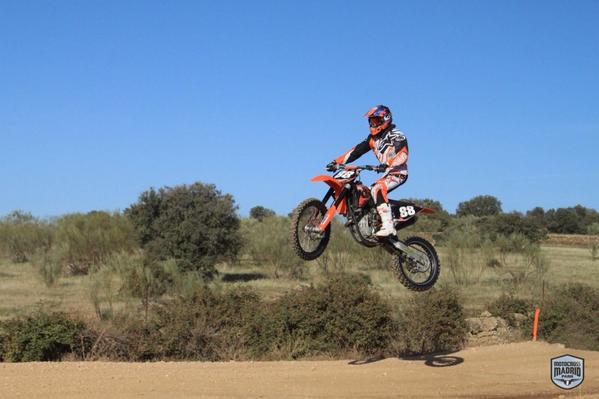 88jorgemartin's tweet photo. Volvemos a la rutina!!! Muy buen entreno de motocross ayer en Valdemorillo! Gassss http://t.co/1tkza8BTkk