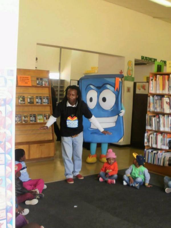 kwesukela's tweet photo. stories of HOPE to kids is living in the radiance of tomorrow #storytelling @Nozistory @WaziMKunene @mphomolikeng http://t.co/iBQz8yytMi