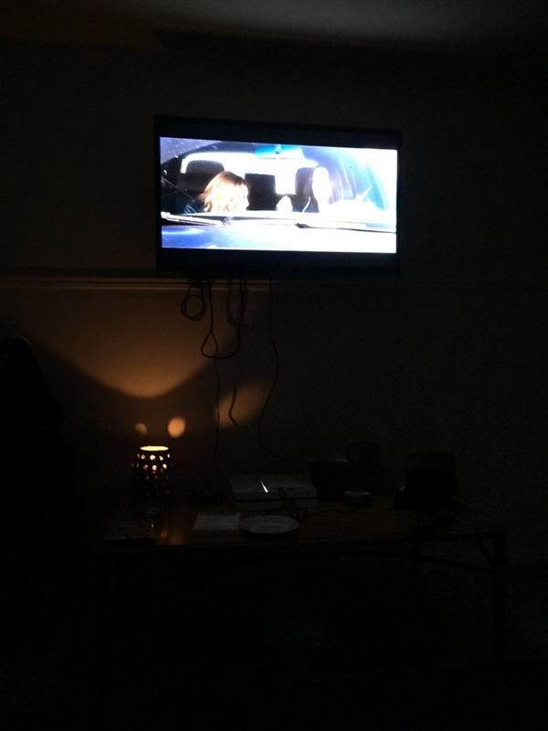Ashton5SOS's tweet photo. Having the girliest night in of my life... http://t.co/AeRLqVViMS