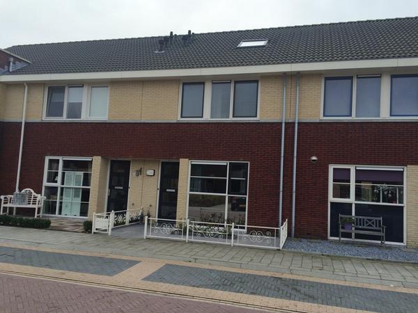 Nieuw in verkoop de nog nagelnieuwe Tussenwoning Blazer 20 hlvastgoed.com/93/Urk-Blaer-20