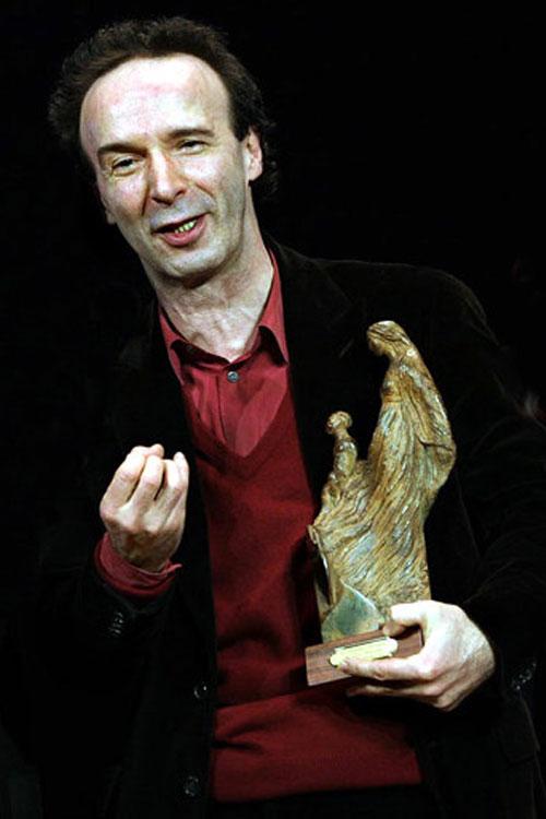 Happy 62nd birthday, Roberto Benigni, awesome Oscar awarded Italian actor   Life Is Beautiful 