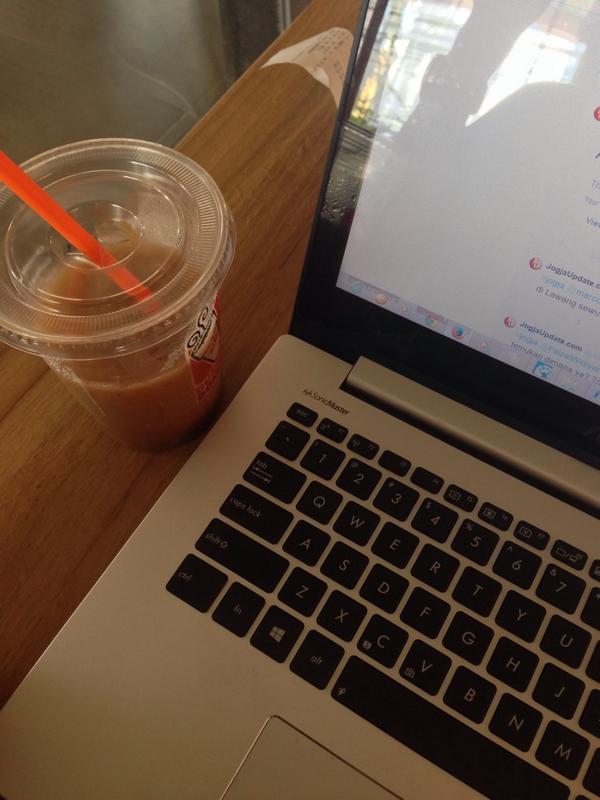 Mimin lagi cari kerjaan dan garap profile baru buat Midnight Sun! Ayeaaaay