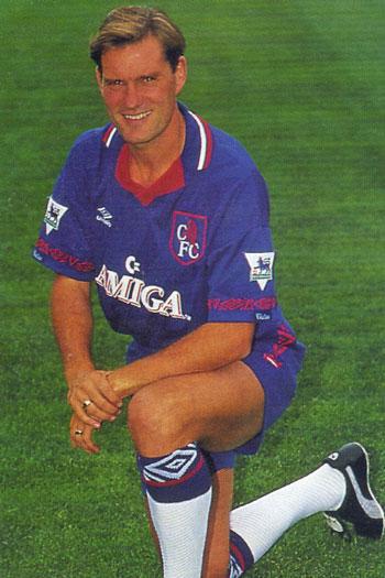 Happy birthday to former player & manager Glenn Hoddle (1993-96) who is 57 today  