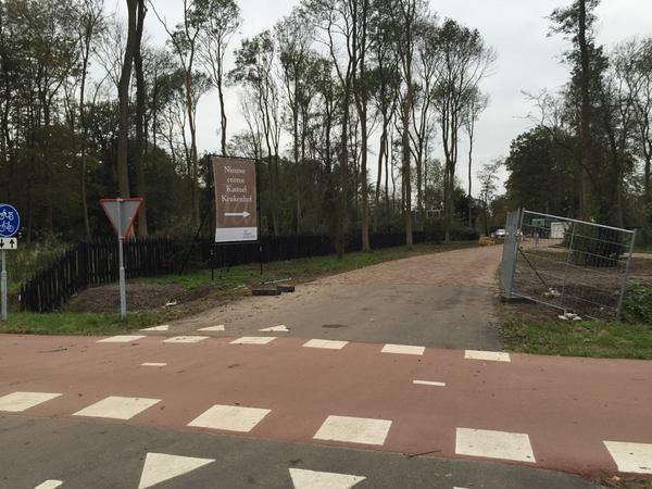 LisseOns's tweet photo. De nieuwe toegang van@kasteekeukenhof is bijna gereed... http://t.co/LafGkP2P38