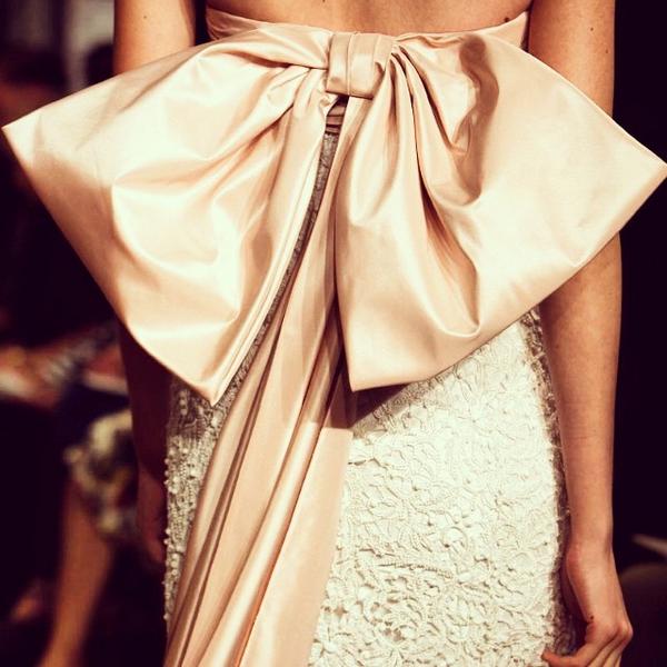 Oscar de la Renta details #oscardelarenta #olivecouture #fashion #dress #details #designer #art