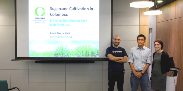 EarlhamInst's tweet photo. Great presentation from John Riascos at the end of his training on sugarcane transcriptome assembly @jjoseja #ivtp http://t.co/TYvN8fS6Ts