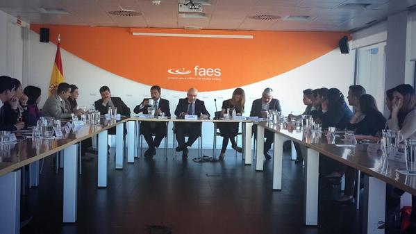 aboeninger's tweet photo. En Madrid comenzando el programa de visitantes iberoamericanos de @FundacionFaes #PV2014 cc/ @fpensar http://t.co/ppWYsi6atI