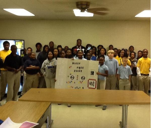 WilliamsonPrep's tweet photo. @MobilePublicSch Mae Eanes Panthers Pledge to be Bully Free!!!!! http://t.co/C845ccsYL4
