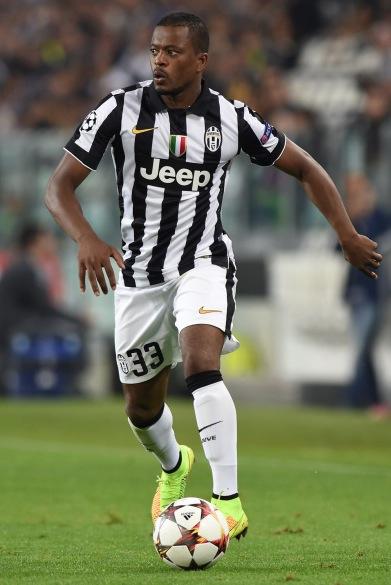 UEFAcom_fr's tweet photo. #Reviensvite Patrice #Evra (touché à une cuisse, absent un mois)
#Ldc #EURO2016 http://t.co/PVo8CfxKfI