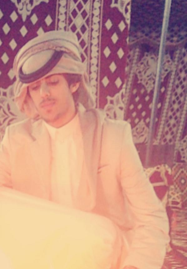 huthluul's tweet photo. ..

  والله ان طاريك ب لساني حلو
مثل طعم العافيه ، عقب المرض 🌸⚡️ http://t.co/QQYRYsLVHm