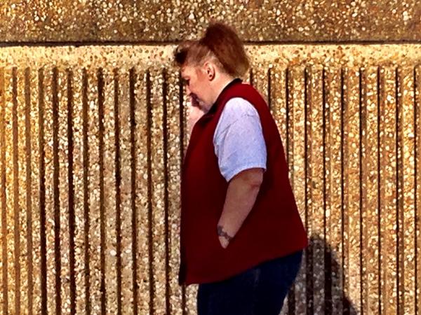 DavidWhisenant's tweet photo. Casey Parsons waiting for family outside of court. Sandy guilty on nearly all counts #ericaparsons http://t.co/scVTWkDAWO