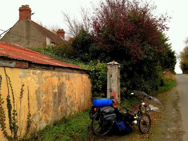 An old fuel pump I spotted on way back to Dublin & another 65 miles ahead of me with Dundalk behind now :-) http://t.co/8MxxDwIxuV