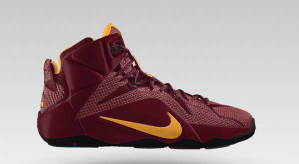 ComplexBets's tweet photo. LeBron 12s available on @NIKEiD now http://t.co/qu1F3mUhNC http://t.co/tHwyfVUMge