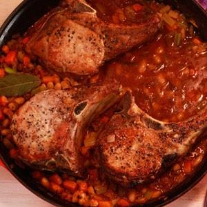 rachaelray's tweet image. +@C_Oosterhouse’s hits the pumpkin patch. I&apos;m cooking Pork Chops with White Beans is #whatsfordinner @RachaelRayShow