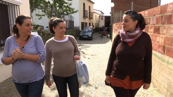 75Minutos's tweet photo. En La Corte, una aldea de Huelva de 180 habitantes, hay 5 mujeres embarazadas. ¡Son su futuro! Mañana 22:00 #Aldeanos http://t.co/wrJoguAKNU