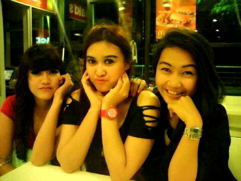 Tania Zaeylani (@tania_hanjani) on Twitter photo 