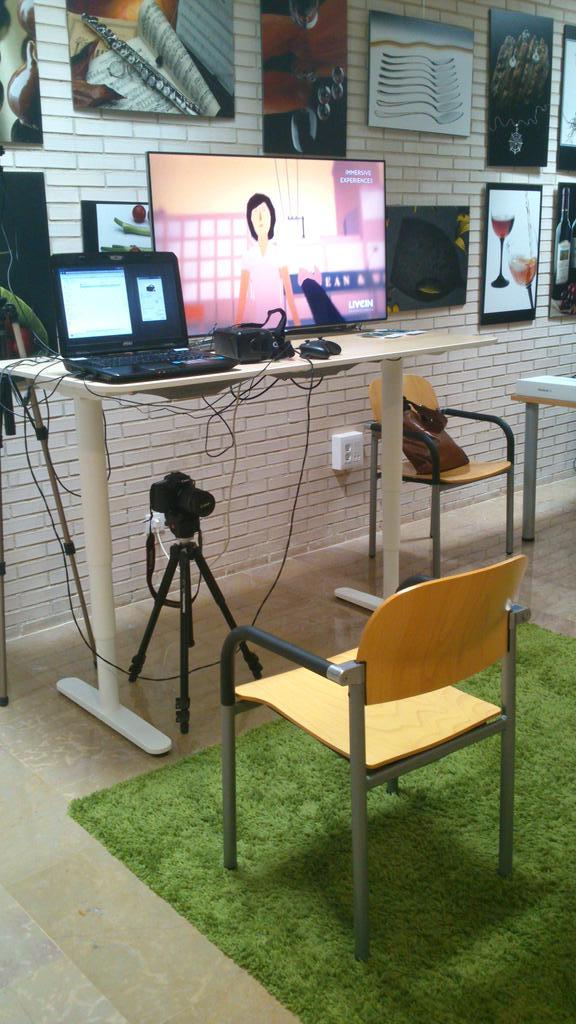 cxmedia_'s tweet image. Acabamos de probar las gafas de realidad virtual en #ProCom14 ¡Son flipantes!