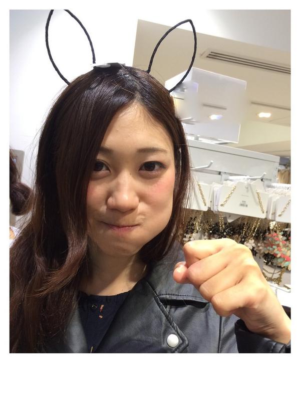 安國愛菜 Aina Yasukuni Twitterren 明瀬未央ちゃんとチューリッヒ展行ったりはちみつカフェいってきますた スレンダー美人です Http T Co H5h1m8m3po