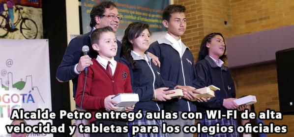 ColombiaHumana_'s tweet photo. Se entregaron 33.316 tabletas y se inauguró conexión Wi-Fi para 5.137 aulas de los colegios

http://t.co/uYJ64Yt83i http://t.co/aPsehnDuv9