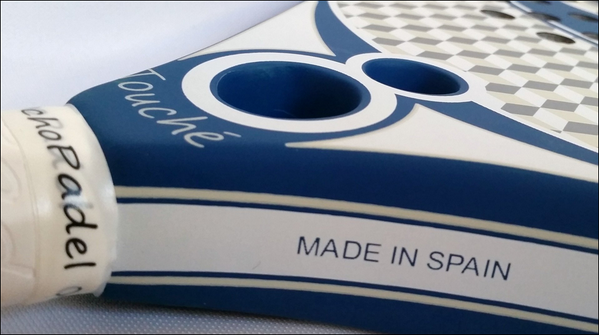OchoPadel's tweet photo. Si los detalles marcan las diferencias...La fabricación nacional la calidad. OchoPadel diseñado y fabricado en España http://t.co/YDKUSNl3XD