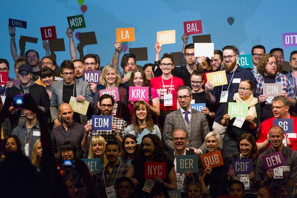 creativemorning's tweet photo. This is what 150+ organizers clustered on the @NewYork_CM stage looks like! #CMSummit14 http://t.co/70bsnKjUDW